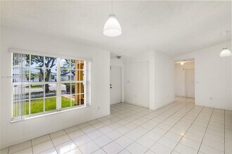 1062 NW 134th Pl in Miami, FL - Building Photo - Building Photo