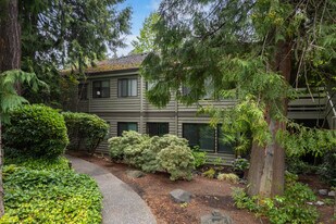 The Carlyle in Bellevue, WA - Foto de edificio - Building Photo