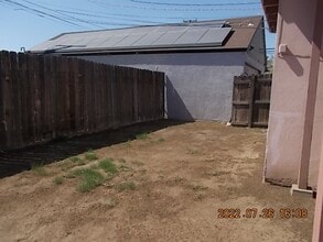 1421 El Rancho Dr in Bakersfield, CA - Building Photo - Building Photo