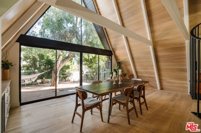 4173 Sunswept Dr in Los Angeles, CA - Building Photo - Building Photo