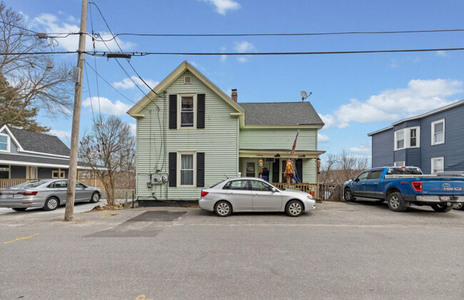 42 Newbury St, Unit 1