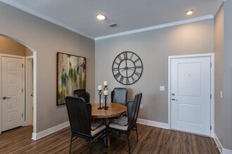 Vintage Foxland Apartments in Gallatin, TN - Building Photo - Interior Photo