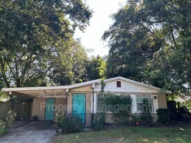 8501 N Temple Ave in Tampa, FL - Building Photo