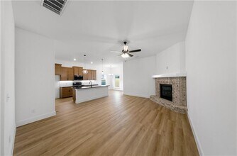 8851 Sunspire Ln in Centerton, AR - Foto de edificio - Building Photo