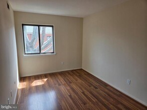 813 Red Lion Rd in Philadelphia, PA - Building Photo - Building Photo