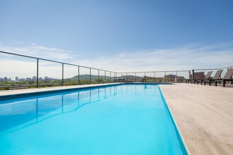 Central Rosemont in Montréal, QC - Building Photo - Building Photo