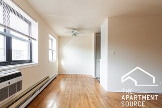 665 W Wrightwood, Unit 209 in Chicago, IL - Building Photo - Building Photo