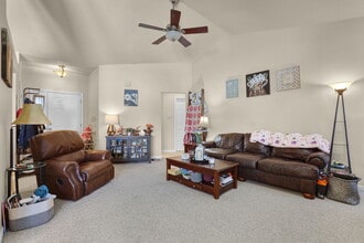 753 Forest Green Dr in O'Fallon, IL - Building Photo - Building Photo