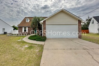 147 Nicole Ln in Crestview, FL - Building Photo - Building Photo