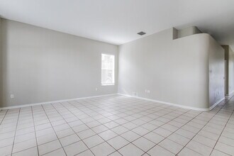 3727 Cold Creek Dr in Valrico, FL - Foto de edificio - Building Photo
