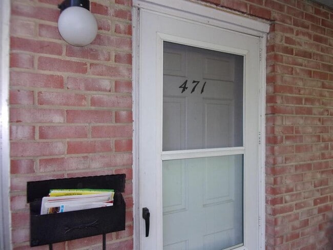 471 Brentwood Dr in Kent, OH - Building Photo - Building Photo