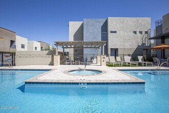9700 S Central Ave, Unit 1 in Phoenix, AZ - Building Photo - Building Photo