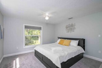 111 NW 24th St in Gainesville, FL - Building Photo - Building Photo