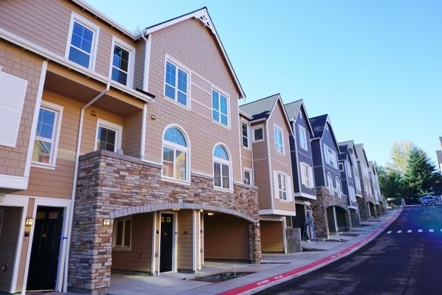 Milano Townhomes in Bellevue, WA - Building Photo