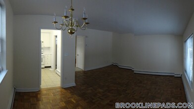 100 Thornton Rd in Brookline, MA - Building Photo - Building Photo