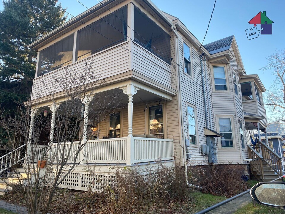 83-85-85 Hungerford Terrace in Burlington, VT - Building Photo
