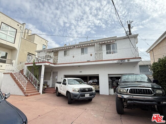 1240 Lodi Pl in Los Angeles, CA - Building Photo - Building Photo
