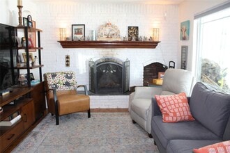 32 Bellview Ave in Brookhaven, NY - Building Photo - Building Photo