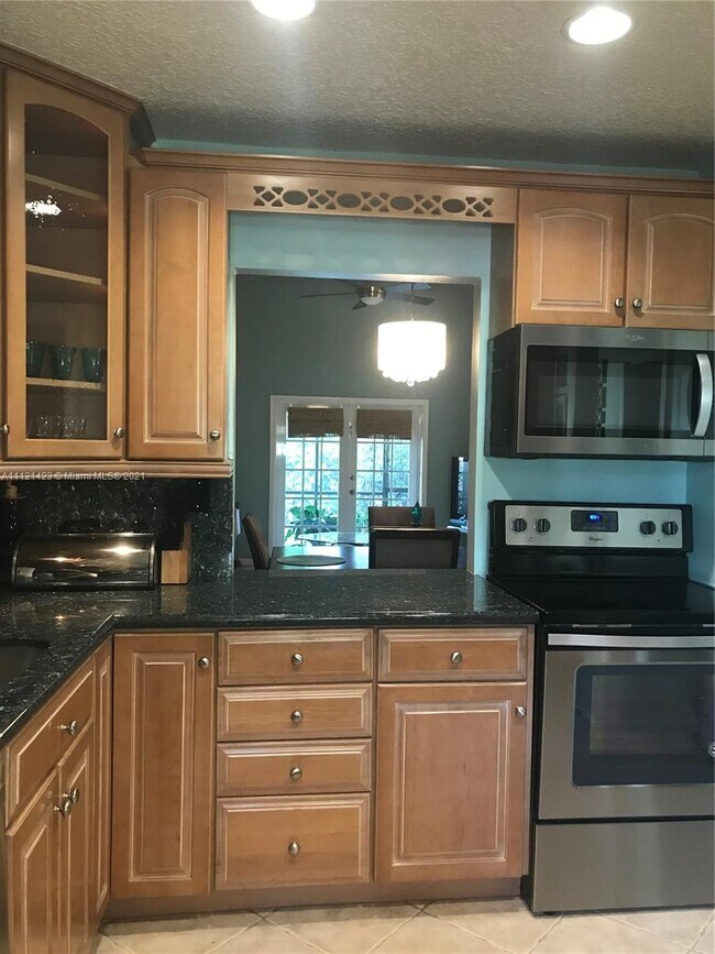 2401 SW 58th Manor-Unit -1-2 in Fort Lauderdale, FL - Building Photo - Building Photo
