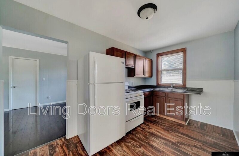 350 S 38th St in Lincoln, NE - Building Photo