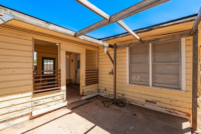 1002 S San Jose Dr in Abilene, TX - Building Photo - Building Photo