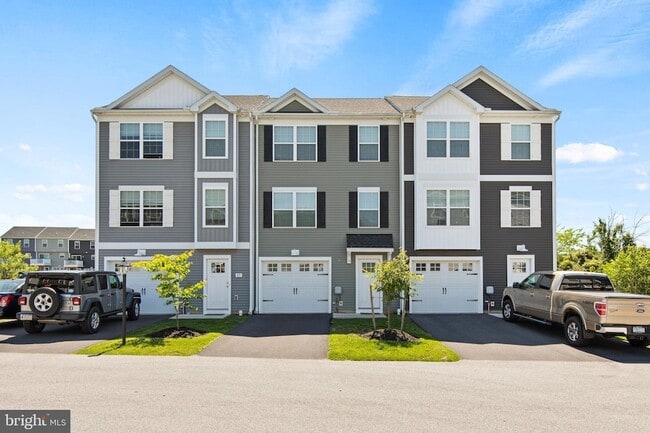 property at 2616 Hickorywood Ln