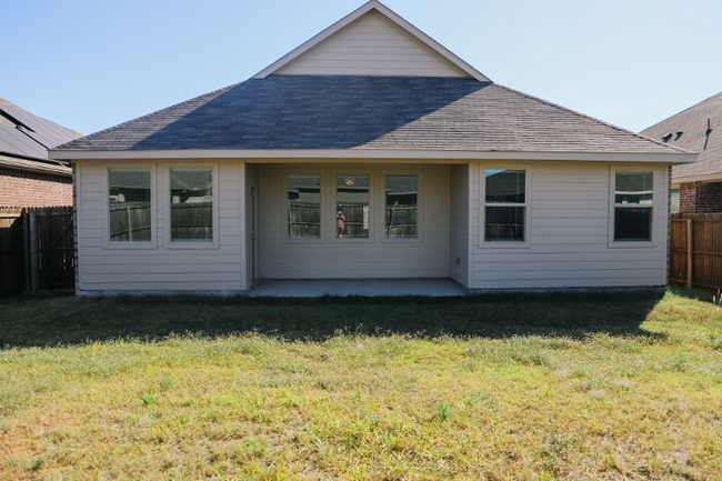 2140 Clarion Dr in Forney, TX - Foto de edificio - Building Photo