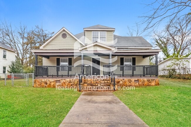property at 209 Poplar St