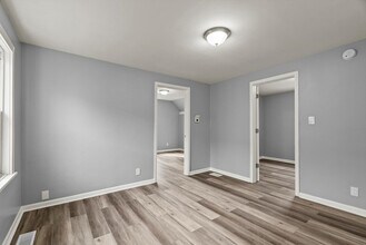 1139 Lincoln St, Unit 2 in North Chicago, IL - Building Photo - Building Photo