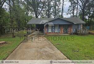2698 Key St in Jackson, MS - Building Photo