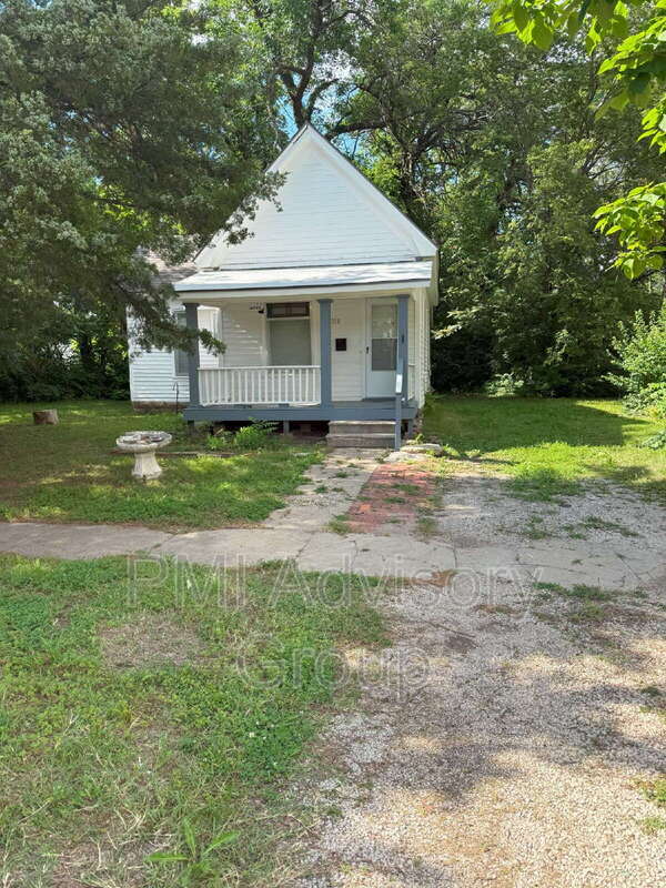 property at 1018 SW 22nd St