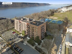 201 Ravine Ave in Yonkers, NY - Building Photo - Building Photo