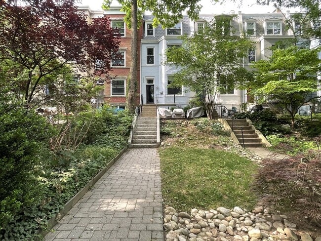 property at 1834 Ingleside Terrace NW