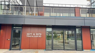 3079 Trafalgar Rd in Oakville, ON - Building Photo - Building Photo