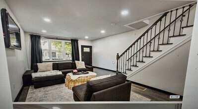 2070 E Dauphin St in Philadelphia, PA - Building Photo - Building Photo