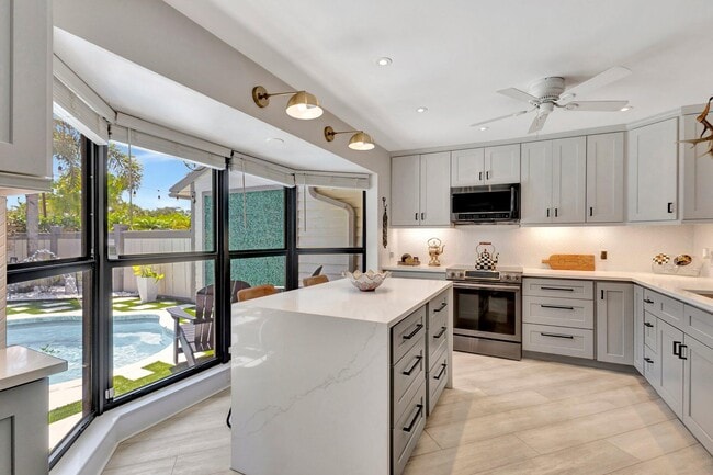 13400 Bedford Mews Ct in Wellington, FL - Building Photo - Building Photo