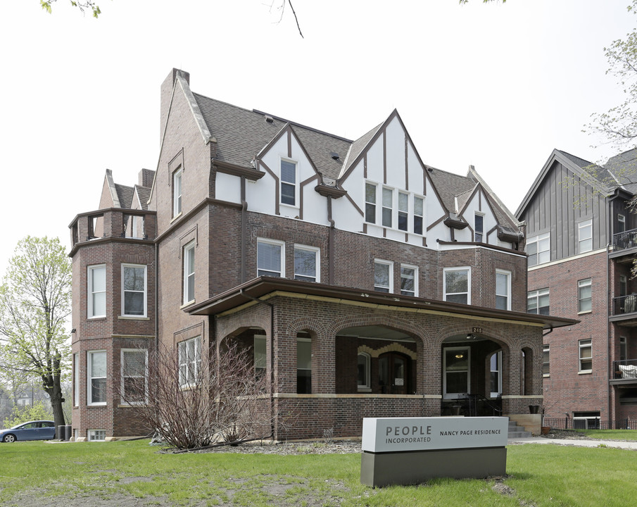 Nancy Page Residence in Minneapolis, MN - Building Photo