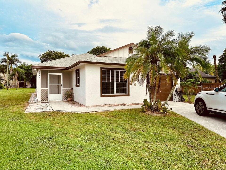 10064 Boynton Pl Cir in Boynton Beach, FL - Building Photo