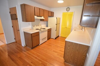 836 Waycross Rd in Cincinnati, OH - Foto de edificio - Building Photo