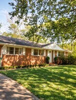 933 Karen Rd in Montgomery, AL - Building Photo