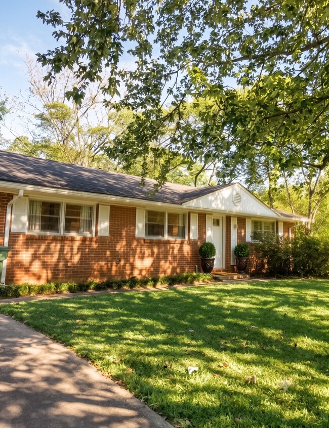 property at 933 Karen Rd