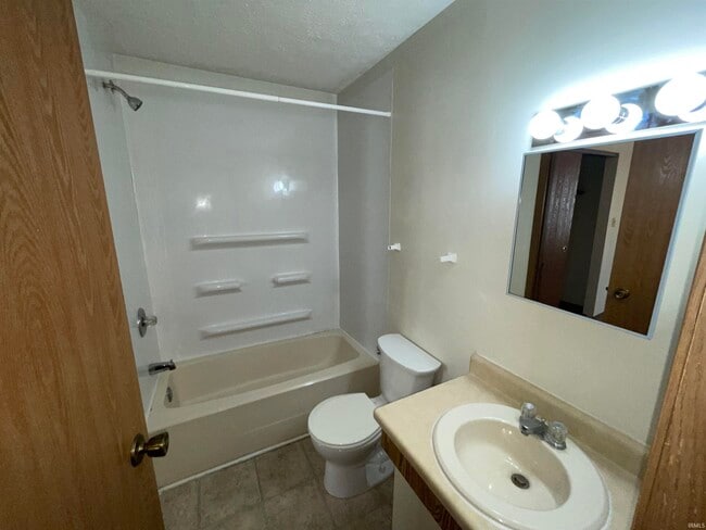 2309 S Burberry Ln in Bloomington, IN - Building Photo - Building Photo