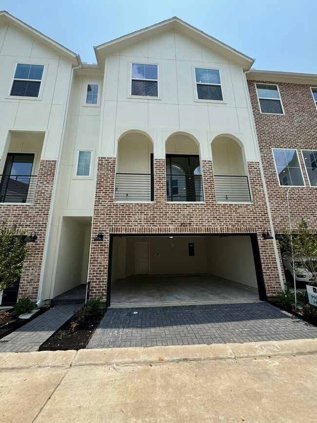 property at 3013 Hicks St