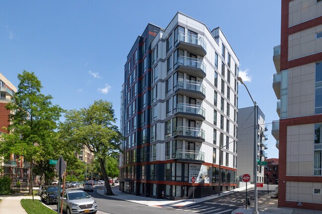 82-77 116th Street in Kew Gardens, NY - Building Photo - Building Photo
