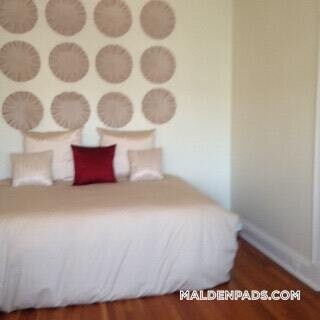 17-19 Washington St., Unit 503 in Malden, MA - Foto de edificio - Building Photo