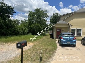 411 E Elm St in Denison, TX - Building Photo