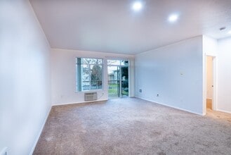 22855 E Country Vista Dr in Liberty Lake, WA - Building Photo - Building Photo