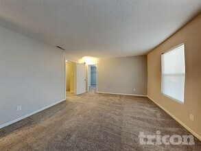3222 Black Forest Ln in Indianapolis, IN - Foto de edificio - Building Photo