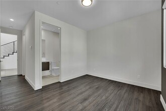 378 Tranquil Peak Ct in Henderson, NV - Building Photo - Building Photo