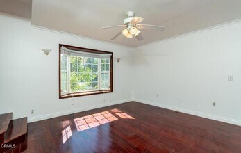 4926 Viro Rd in La Cañada Flintridge, CA - Building Photo - Building Photo